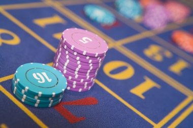 oribet slot live-dealer blackjack table on mobile screen